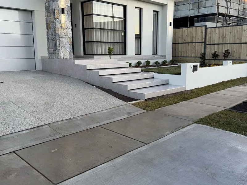 Concrete driveway, front steps & crossover, Penrith